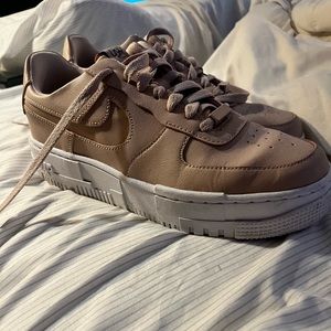 Nike Air Force 1 Pixel Beige Pink size 9